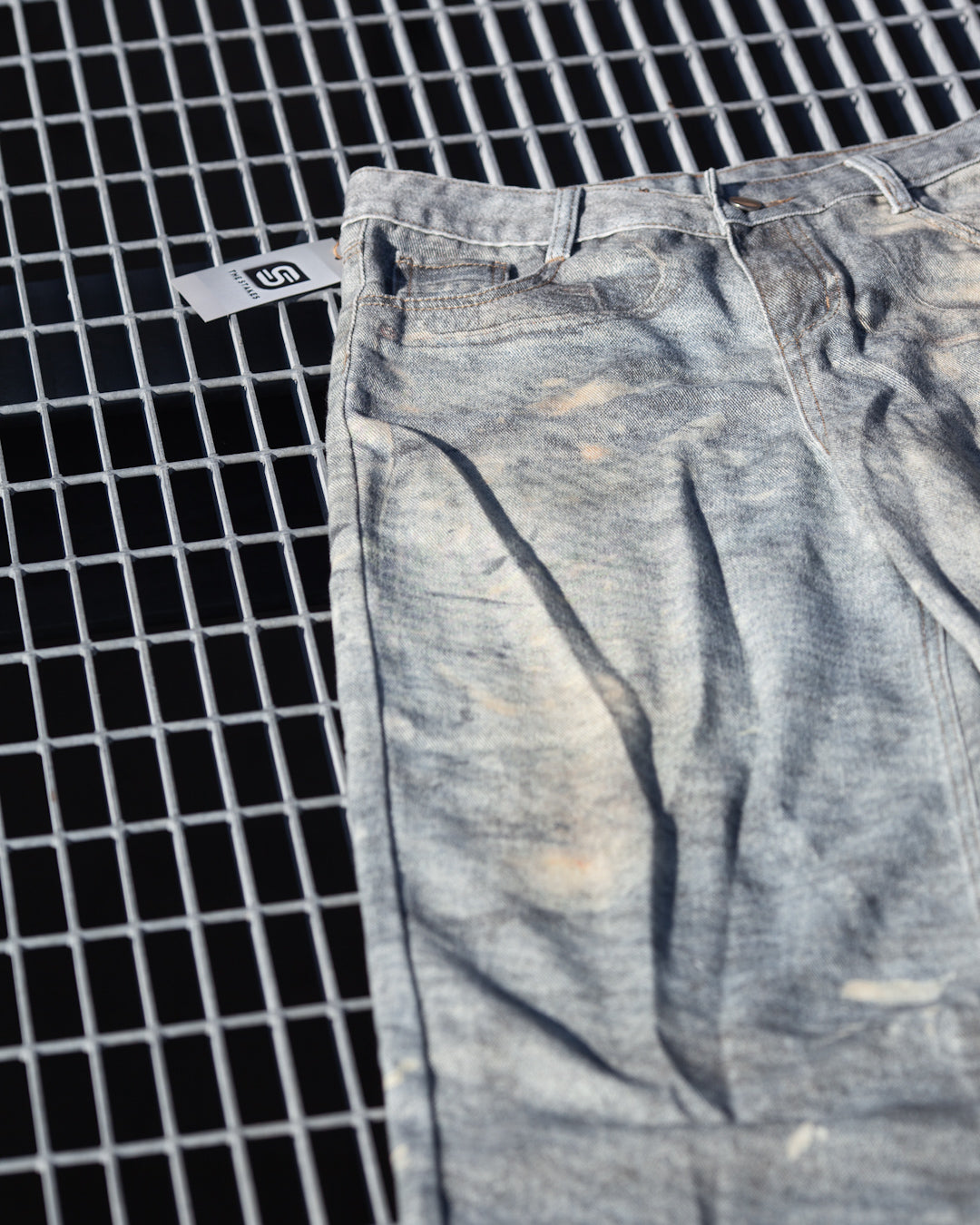 GREY SQUEEZE BAGGY JEANS